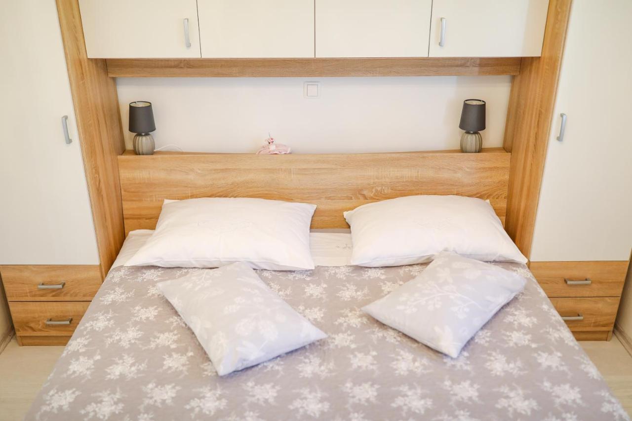 Holiday Home Ana Poljana  Екстериор снимка