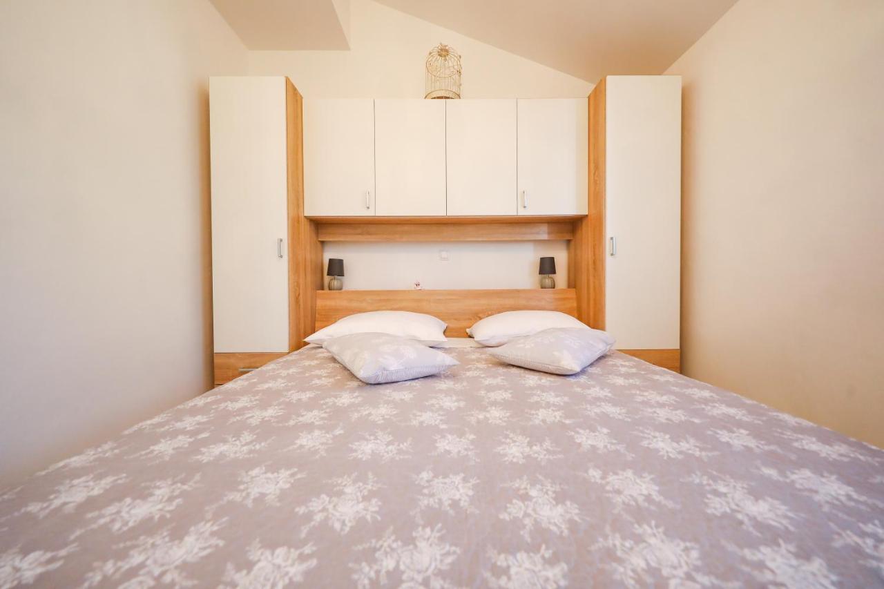 Holiday Home Ana Poljana  Екстериор снимка