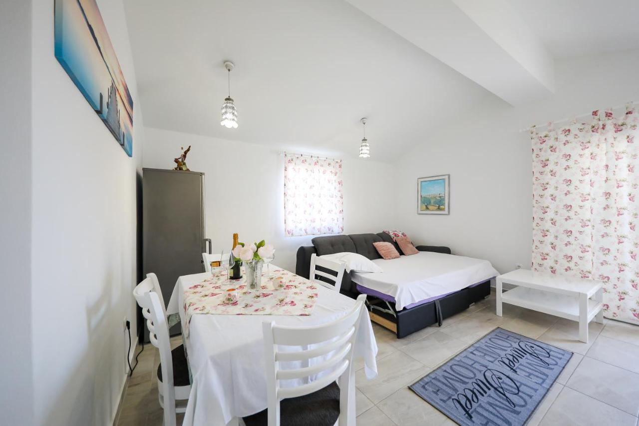 Holiday Home Ana Poljana  Екстериор снимка