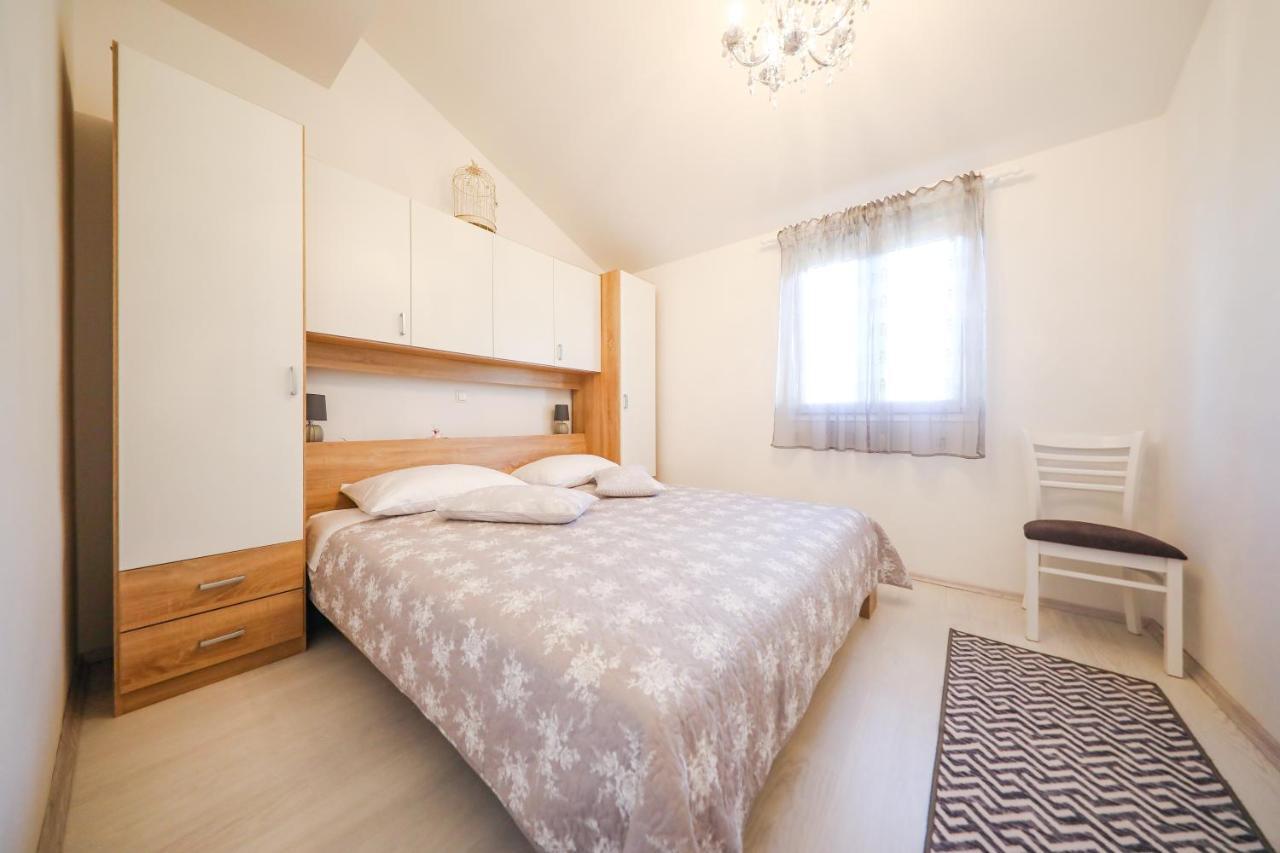 Holiday Home Ana Poljana  Екстериор снимка